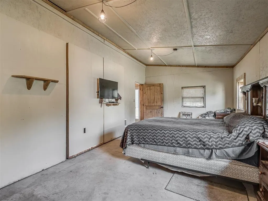 Photo 24 — 377056 E 1040 Road, Okemah, OK 74859-6002