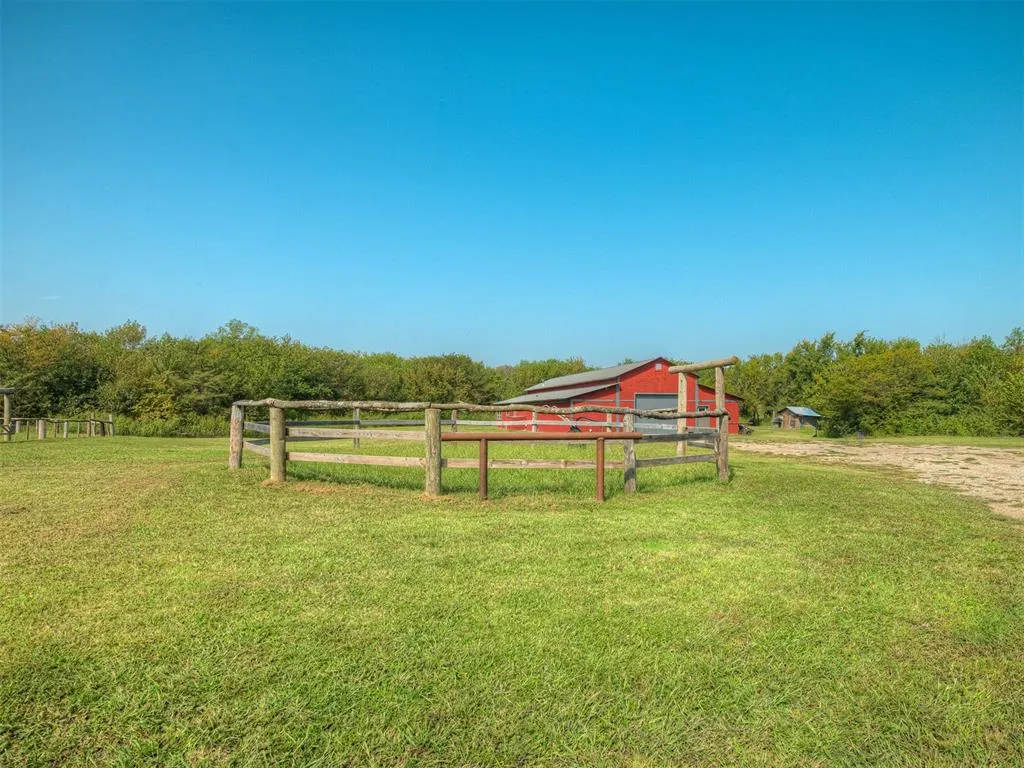 Photo 38 — 377056 E 1040 Road, Okemah, OK 74859-6002