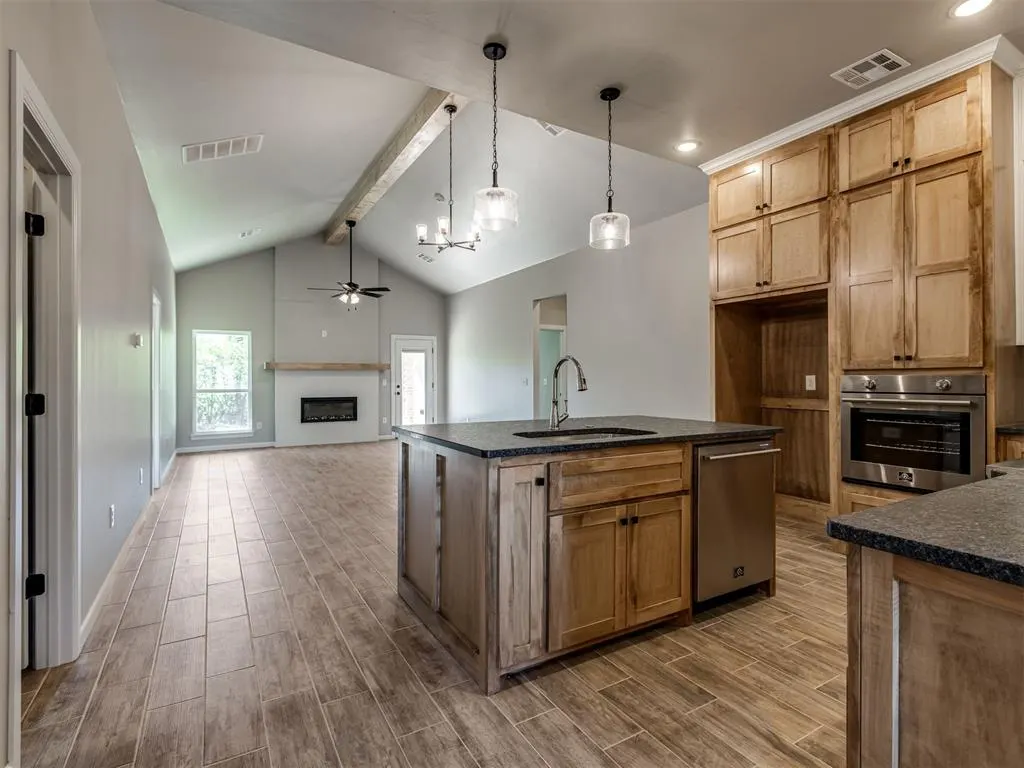 Photo 6 — 12004 Rockbed Drive, Yukon, OK 73099