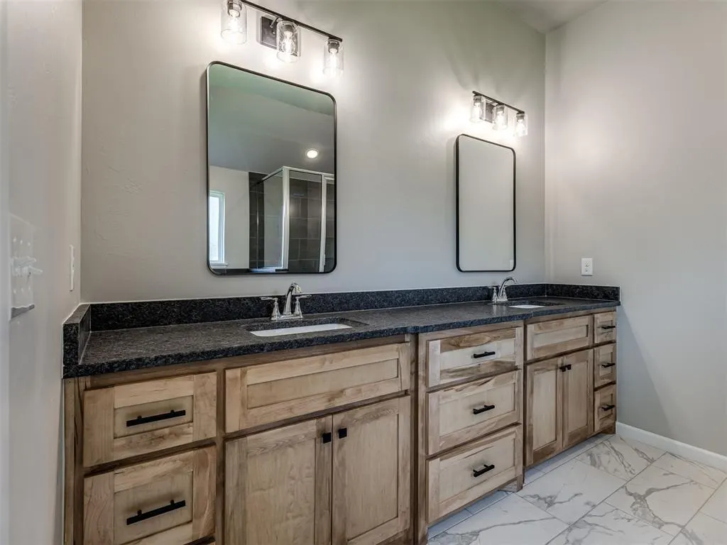 Photo 21 — 12004 Rockbed Drive, Yukon, OK 73099