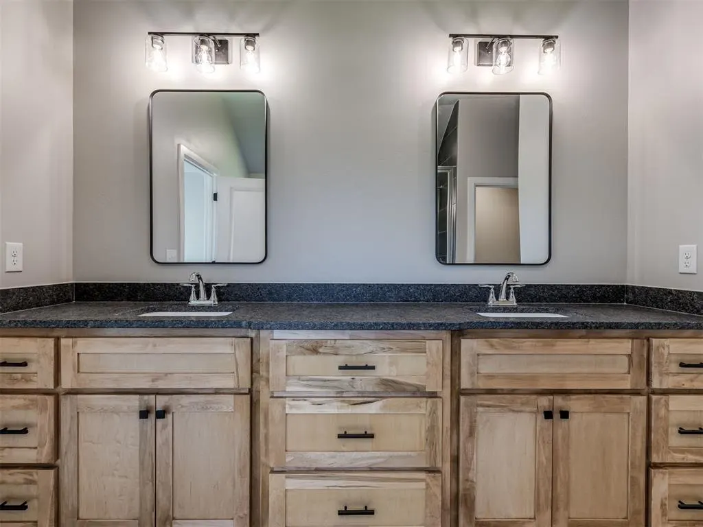 Photo 22 — 12004 Rockbed Drive, Yukon, OK 73099