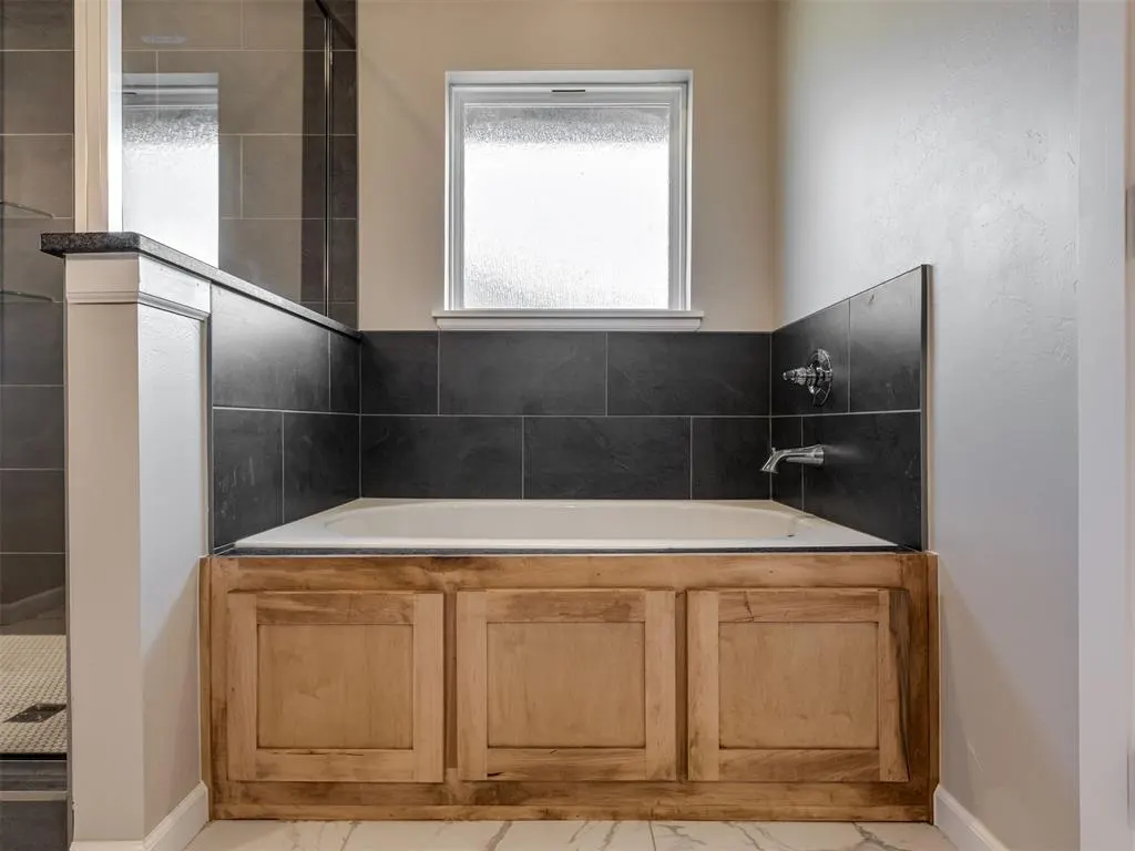 Photo 25 — 12004 Rockbed Drive, Yukon, OK 73099