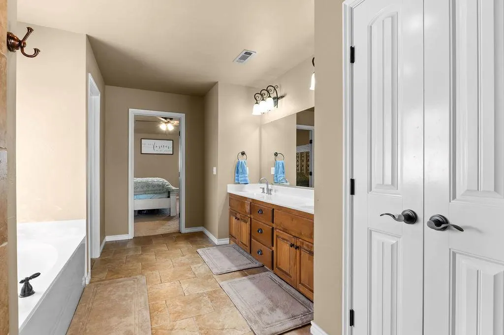Photo 10 — 1712 Pecan Crossing Drive, Shawnee, OK 74804