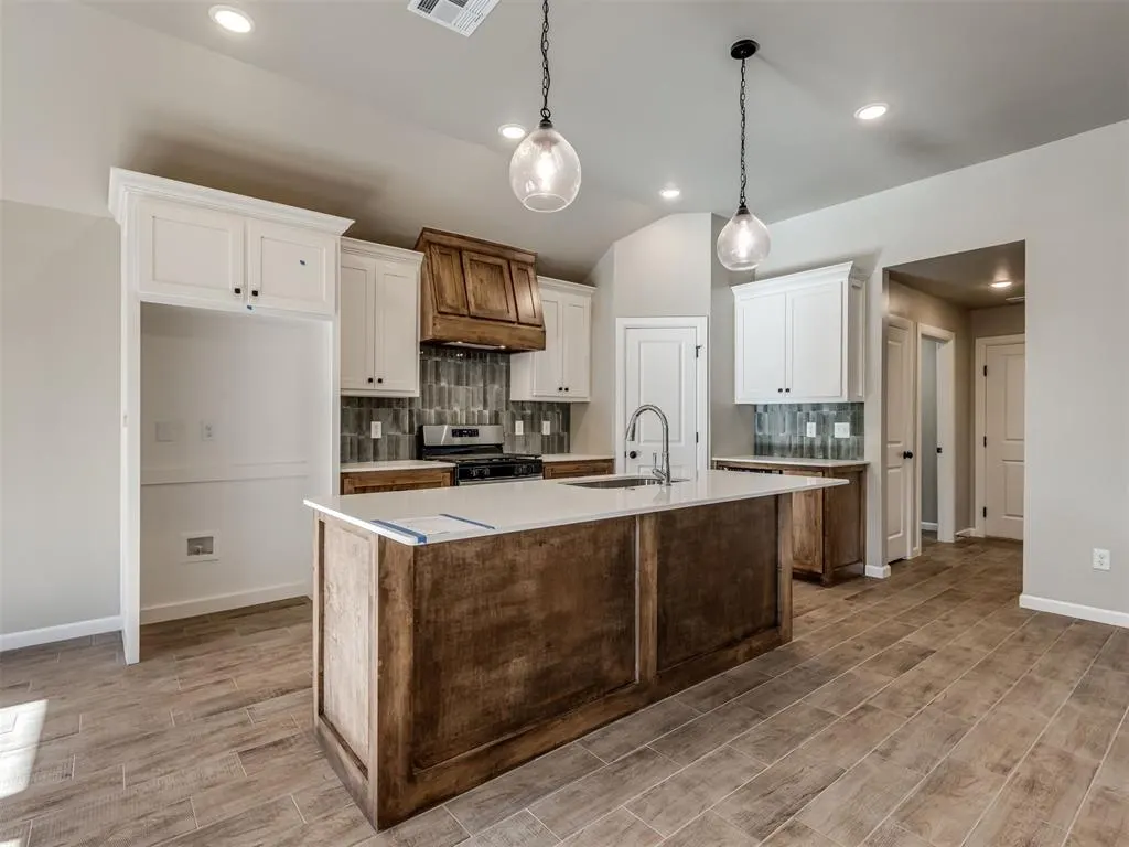Photo 10 — 12008 Rockbed Drive, Yukon, OK 73099