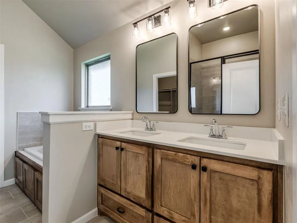 Photo 21 — 12008 Rockbed Drive, Yukon, OK 73099