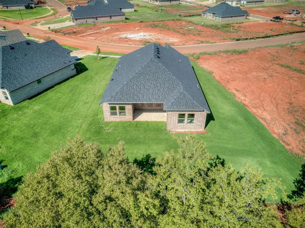 Photo 39 — 12008 Rockbed Drive, Yukon, OK 73099