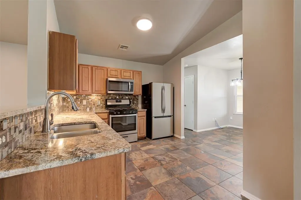 Photo 11 — 2605 Fennel Road, Oklahoma City, OK 73128