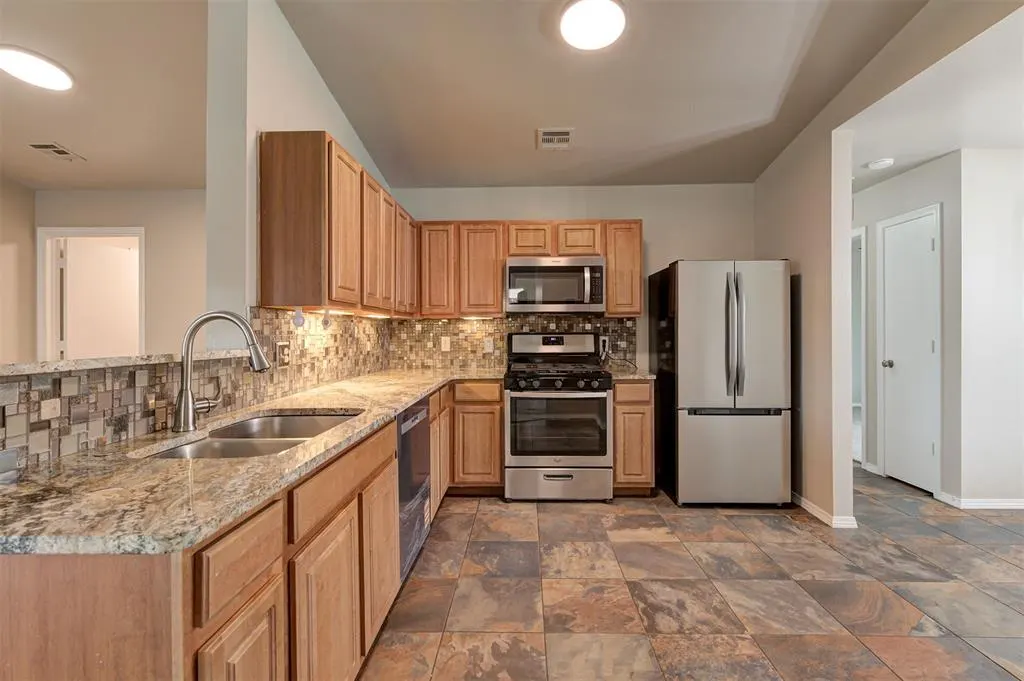 Photo 12 — 2605 Fennel Road, Oklahoma City, OK 73128