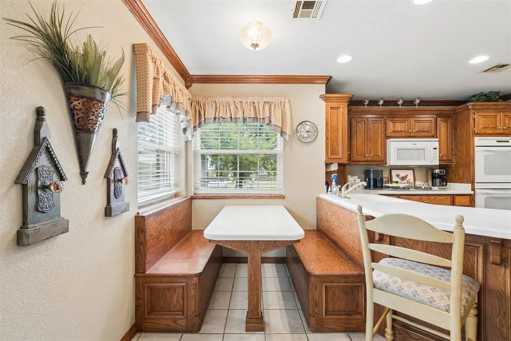 Photo 9 — 726 Meadow Lark Lane, Blanchard, OK 73010