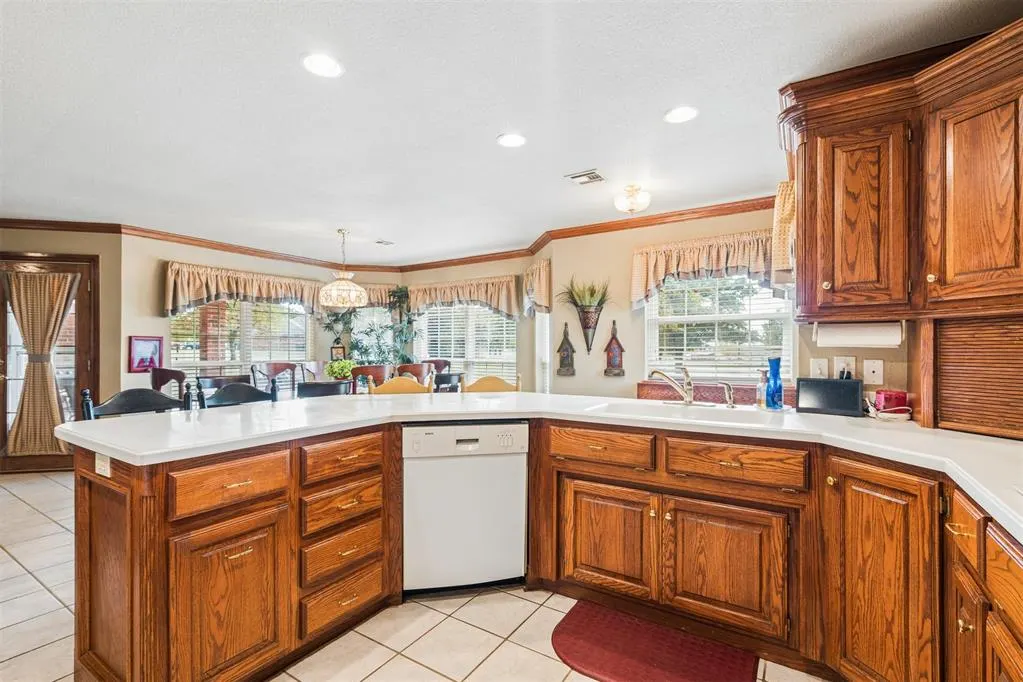 Photo 11 — 726 Meadow Lark Lane, Blanchard, OK 73010