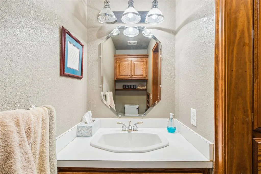 Photo 33 — 726 Meadow Lark Lane, Blanchard, OK 73010