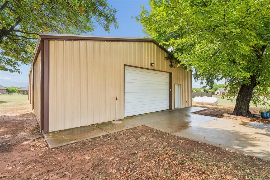 Photo 46 — 726 Meadow Lark Lane, Blanchard, OK 73010