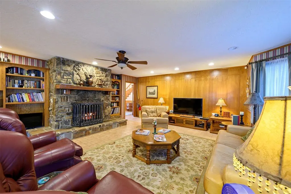 Photo 12 — 3905 E State Highway 3, Idabel, OK 74745