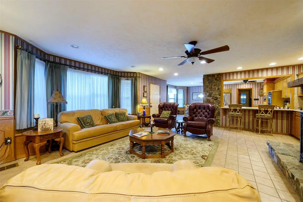 Photo 13 — 3905 E State Highway 3, Idabel, OK 74745
