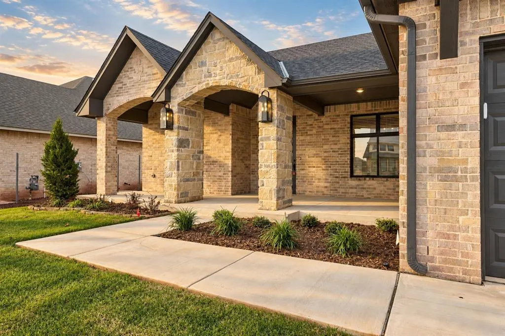 Photo 3 — 6708 NW 144th Circle, Oklahoma City, OK 73142