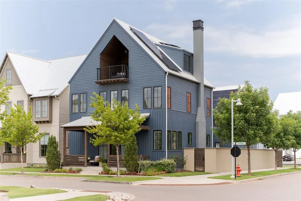 Front exterior — 1924 Runway Boulevard, Oklahoma City, OK 73108