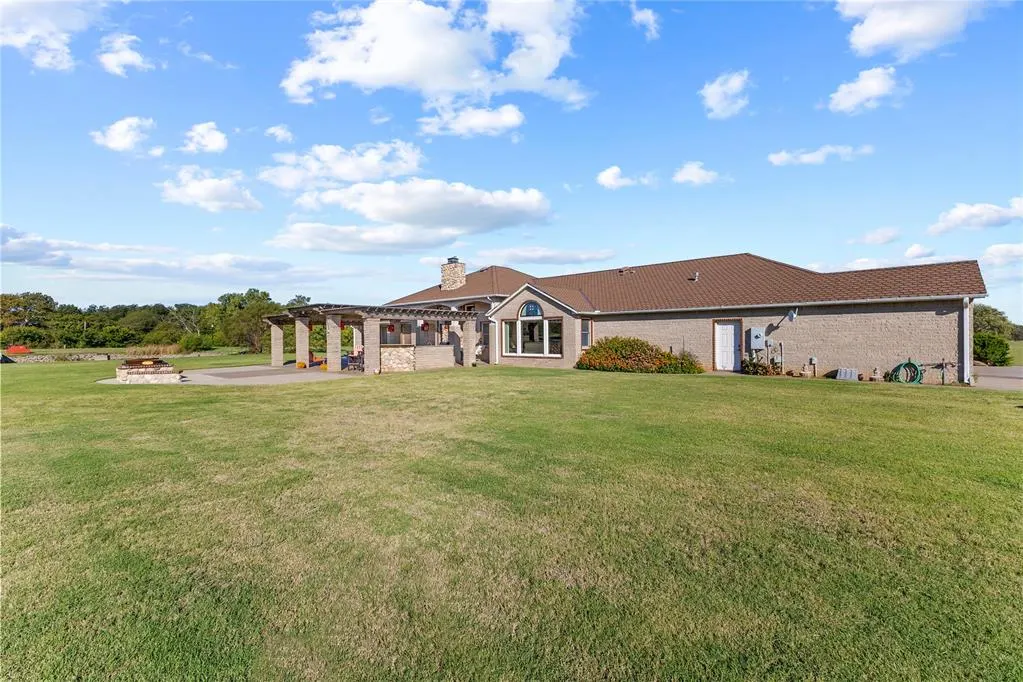 Photo 10 — 601 Spring Valley Lane, Enid, OK 73701