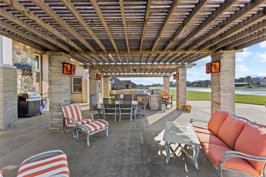 Photo 13 — 601 Spring Valley Lane, Enid, OK 73701