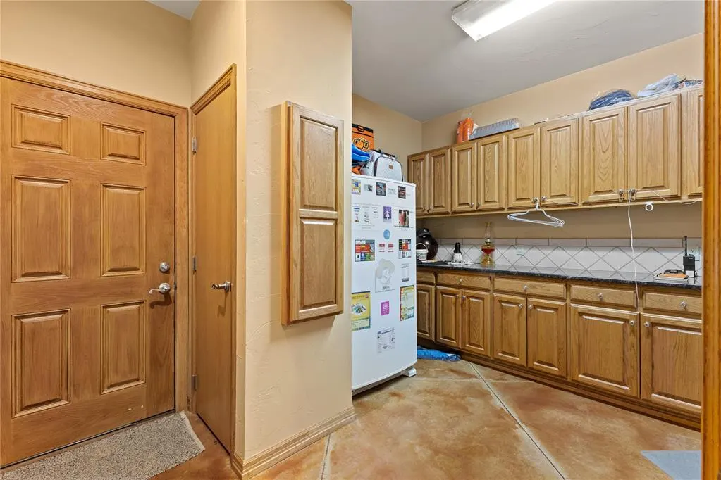 Photo 30 — 601 Spring Valley Lane, Enid, OK 73701