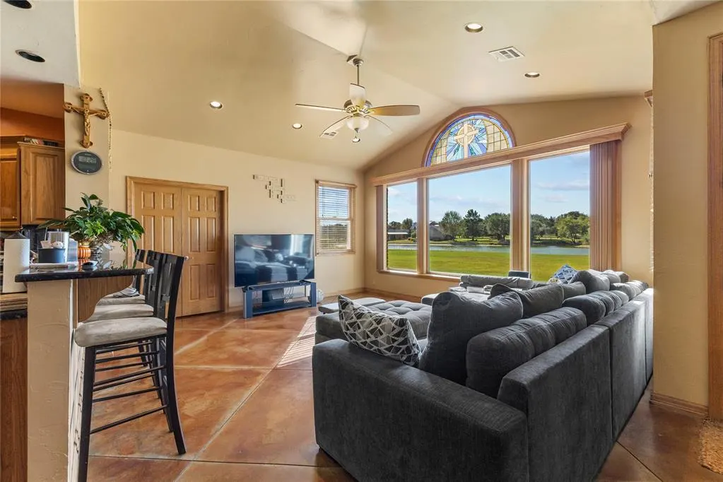 Photo 33 — 601 Spring Valley Lane, Enid, OK 73701