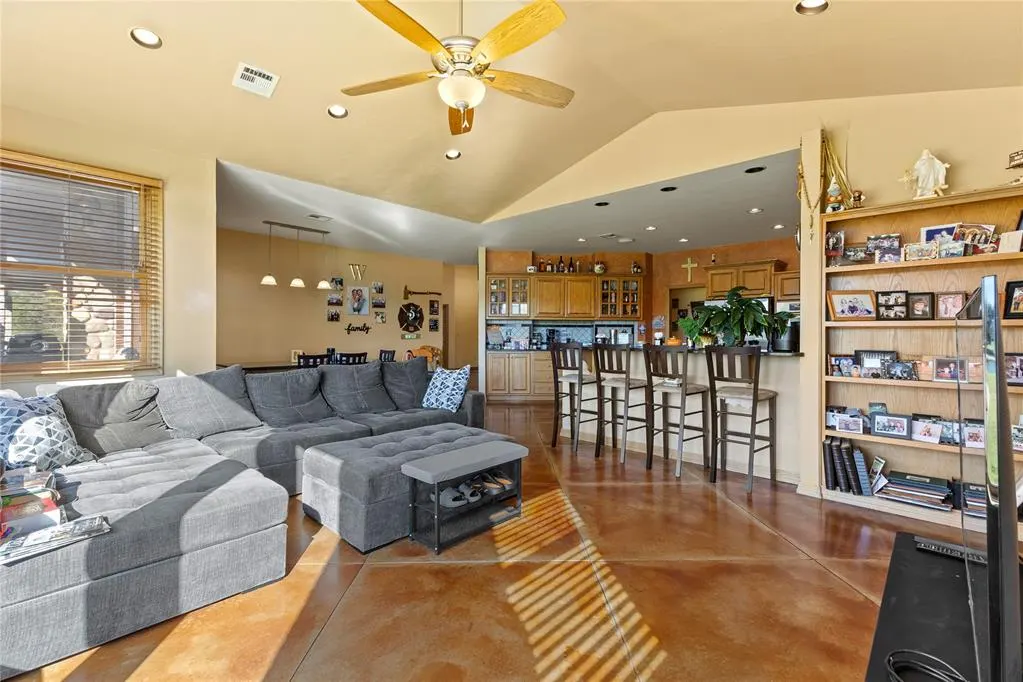 Photo 34 — 601 Spring Valley Lane, Enid, OK 73701