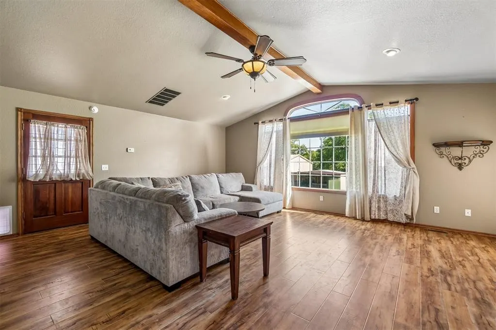 Photo 12 — 900 N Choctaw Road, Choctaw, OK 73020