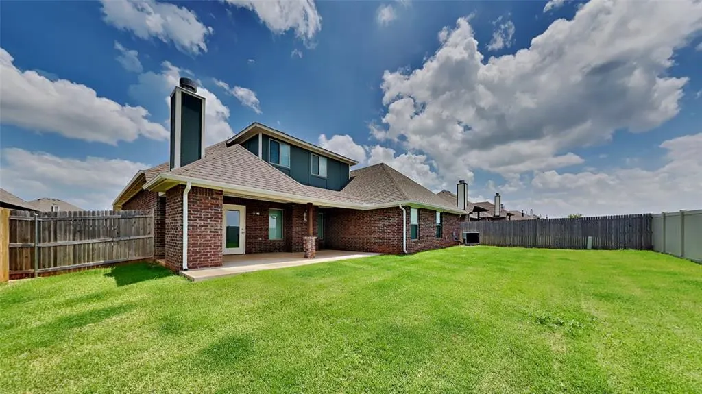 Photo 23 — 18801 Grove Parkway, Edmond, OK 73012