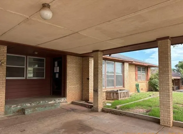 Front exterior — 1117 Lee Avenue, Clinton, OK 73601