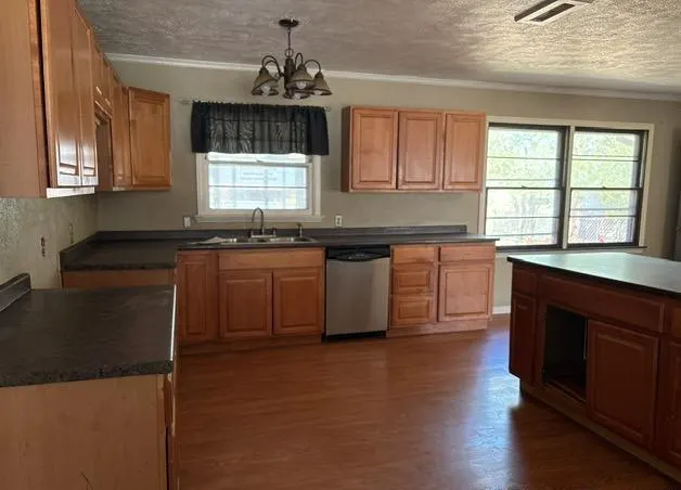Photo 8 — 1117 Lee Avenue, Clinton, OK 73601