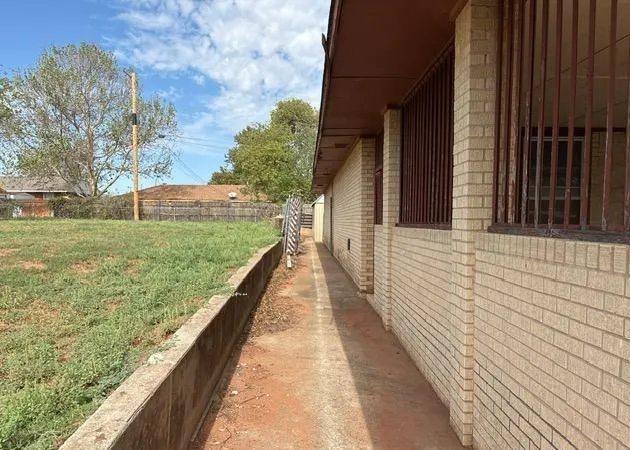 Photo 28 — 1117 Lee Avenue, Clinton, OK 73601