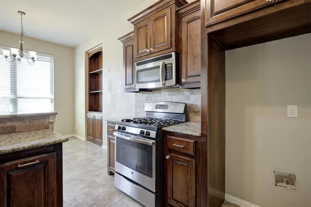 Photo 14 — 1301 Ridgeway Drive, Moore, OK 73160