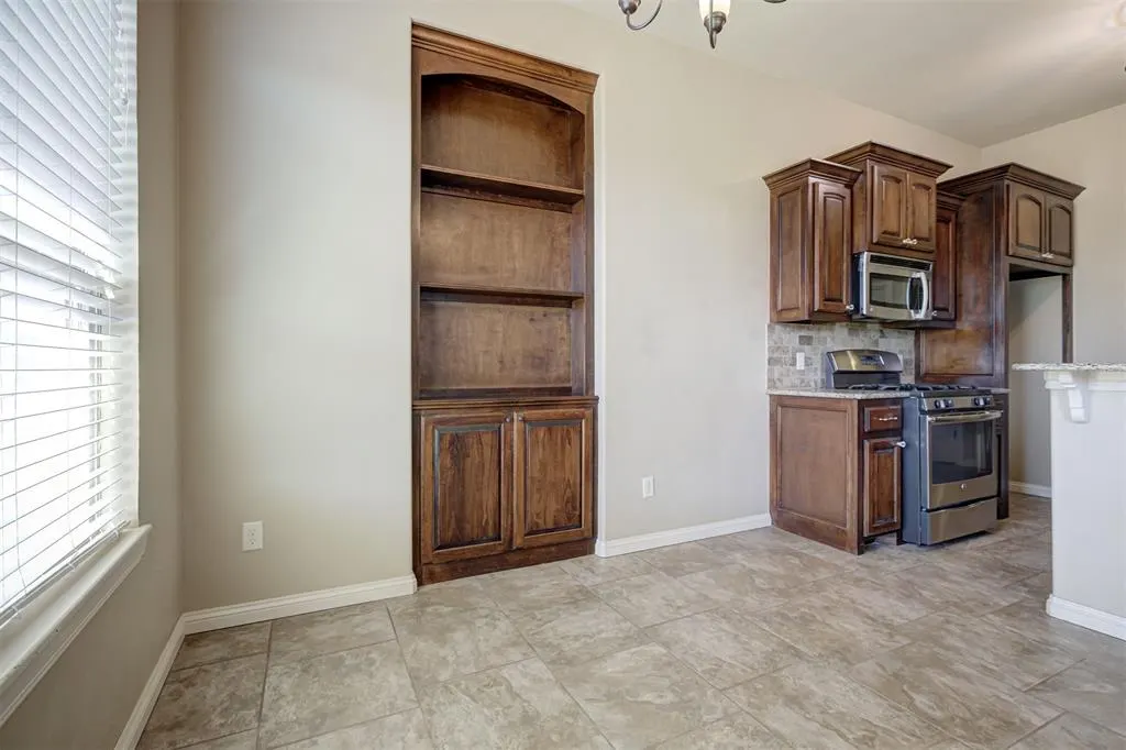 Photo 16 — 1301 Ridgeway Drive, Moore, OK 73160