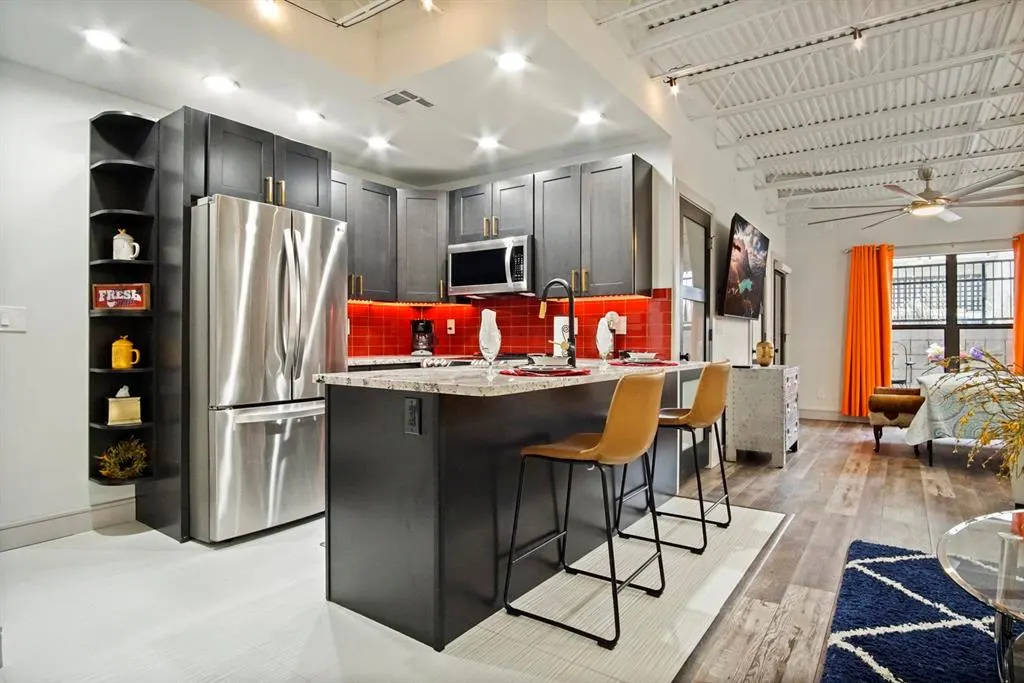Photo 2 — 915 NW 7th Street 107, Oklahoma City, OK 73106