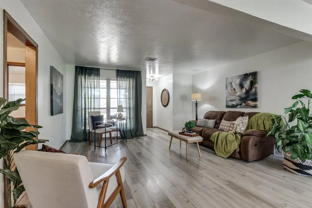 Photo 6 — 1109 W Peebly Drive, Midwest City, OK 73110