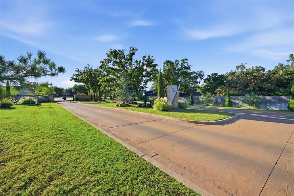 Front exterior — 8220 Red Feather, Arcadia, OK 73007