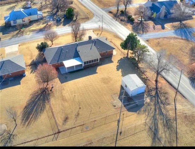 Photo 5 — 619 NW Jackson Avenue, Piedmont, OK 73078