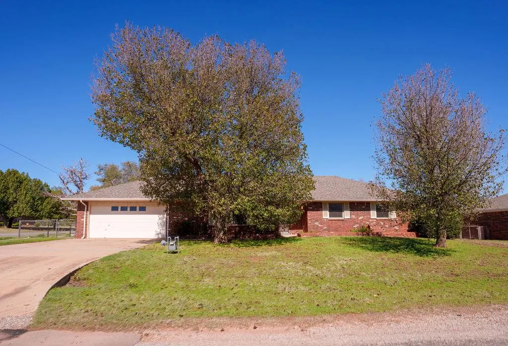Front exterior — 619 NW Jackson Avenue, Piedmont, OK 73078