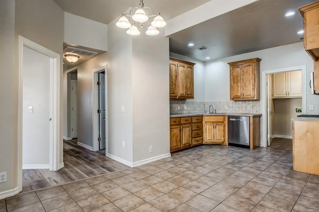 Photo 8 — 13412 Prairie View Lane, Oklahoma City, OK 73142
