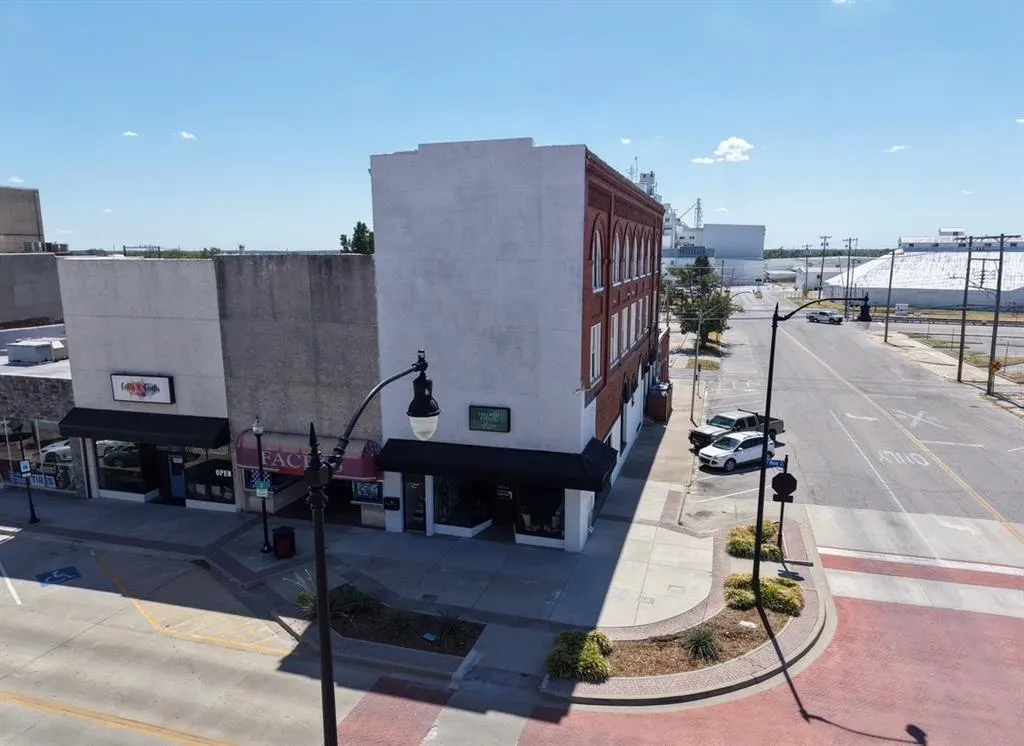 Front exterior — 1 E Main Street, Shawnee, OK 74801