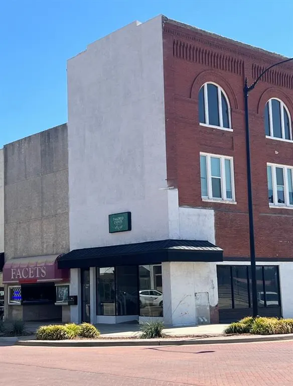 Photo 2 — 1 E Main Street, Shawnee, OK 74801