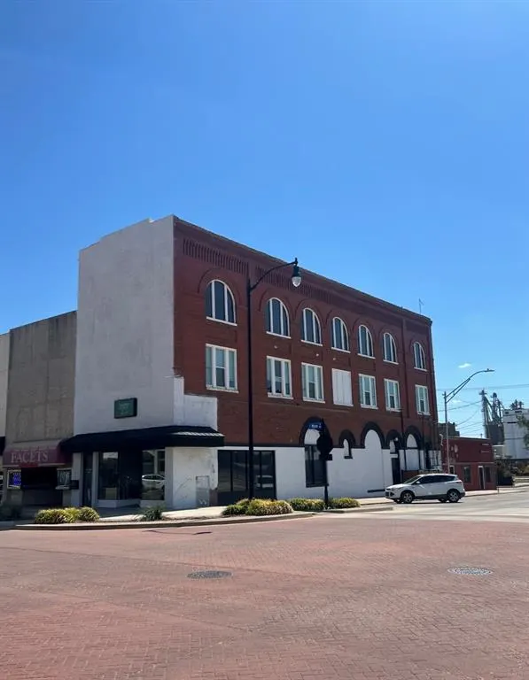 Photo 6 — 1 E Main Street, Shawnee, OK 74801