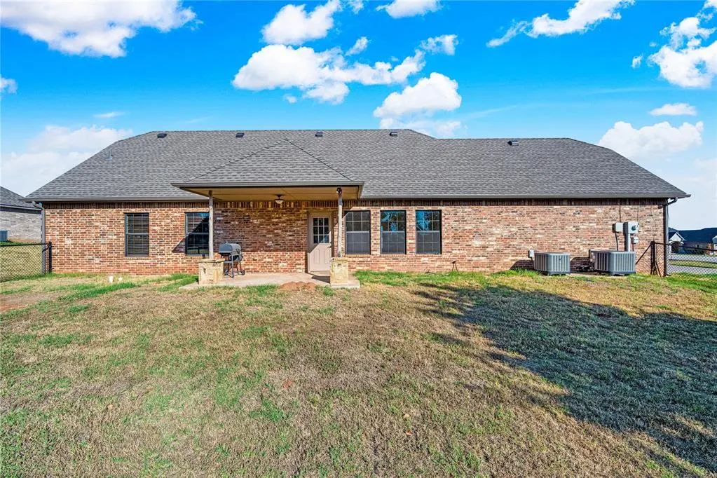 Photo 5 — 26805 Stirrup Court, Blanchard, OK 73010
