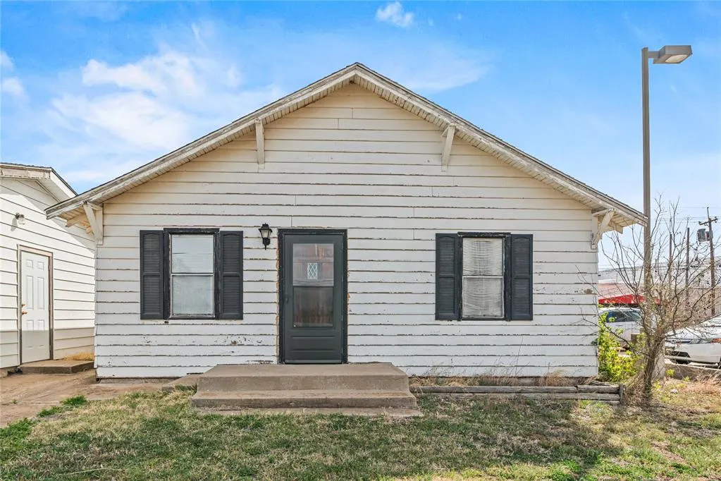 Photo 6 — 602 D Street, Snyder, OK 73566