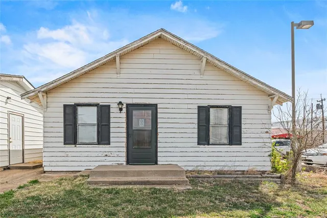 Photo 6 — 602 D Street, Snyder, OK 73566