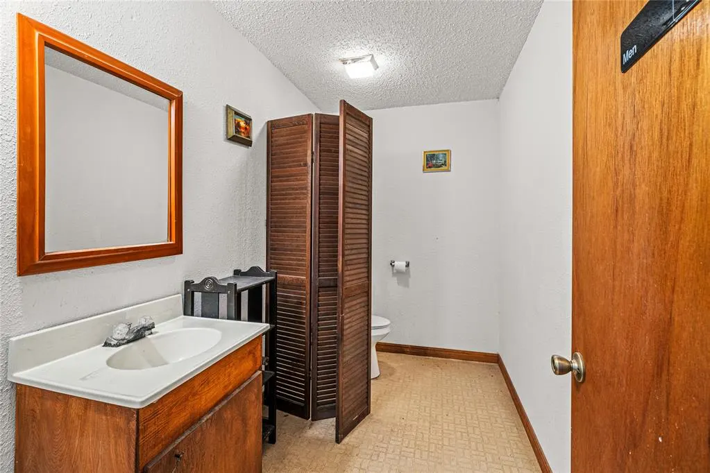 Photo 21 — 602 D Street, Snyder, OK 73566
