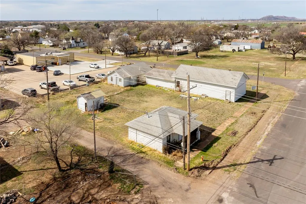 Photo 35 — 602 D Street, Snyder, OK 73566