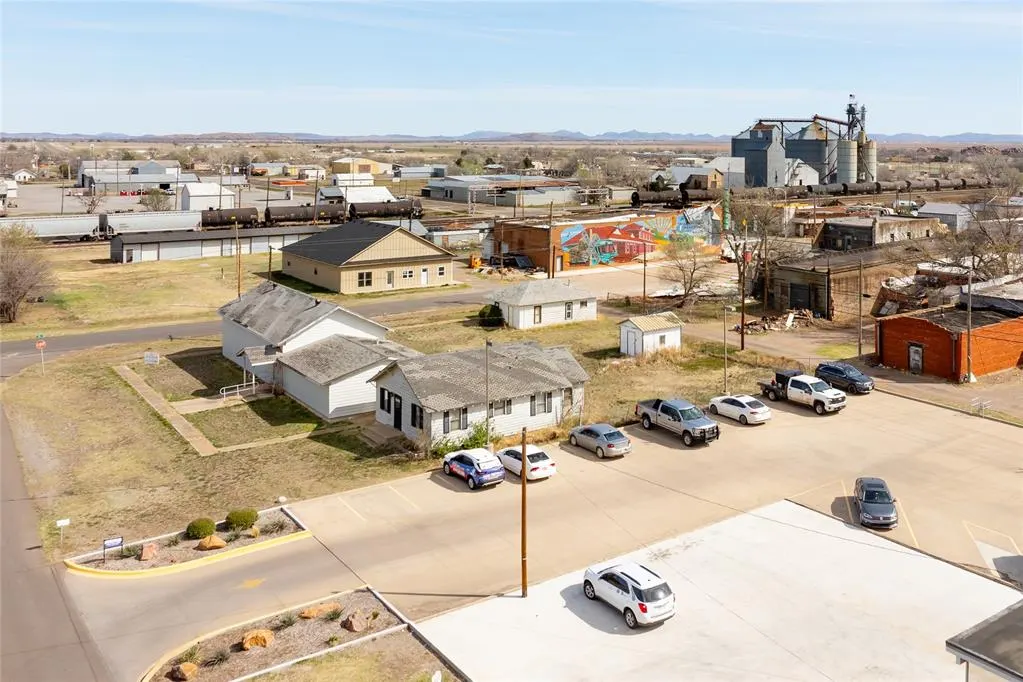 Photo 36 — 602 D Street, Snyder, OK 73566