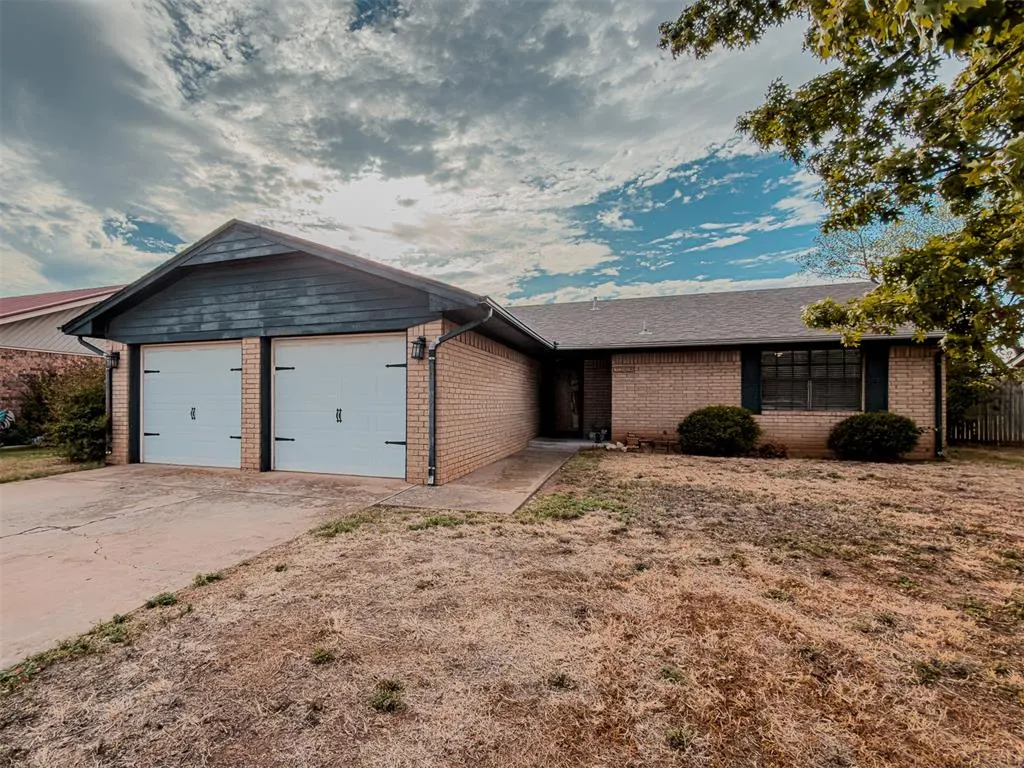Front exterior — 3308 S 25th Street, Chickasha, OK 73018