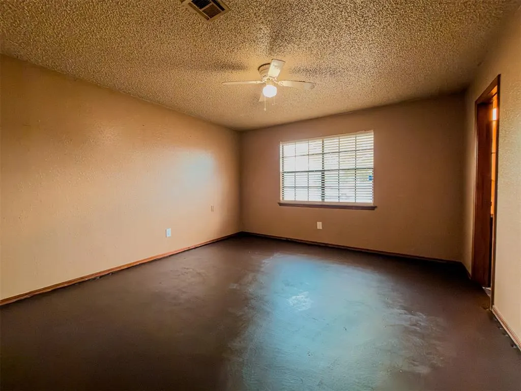 Photo 11 — 3308 S 25th Street, Chickasha, OK 73018