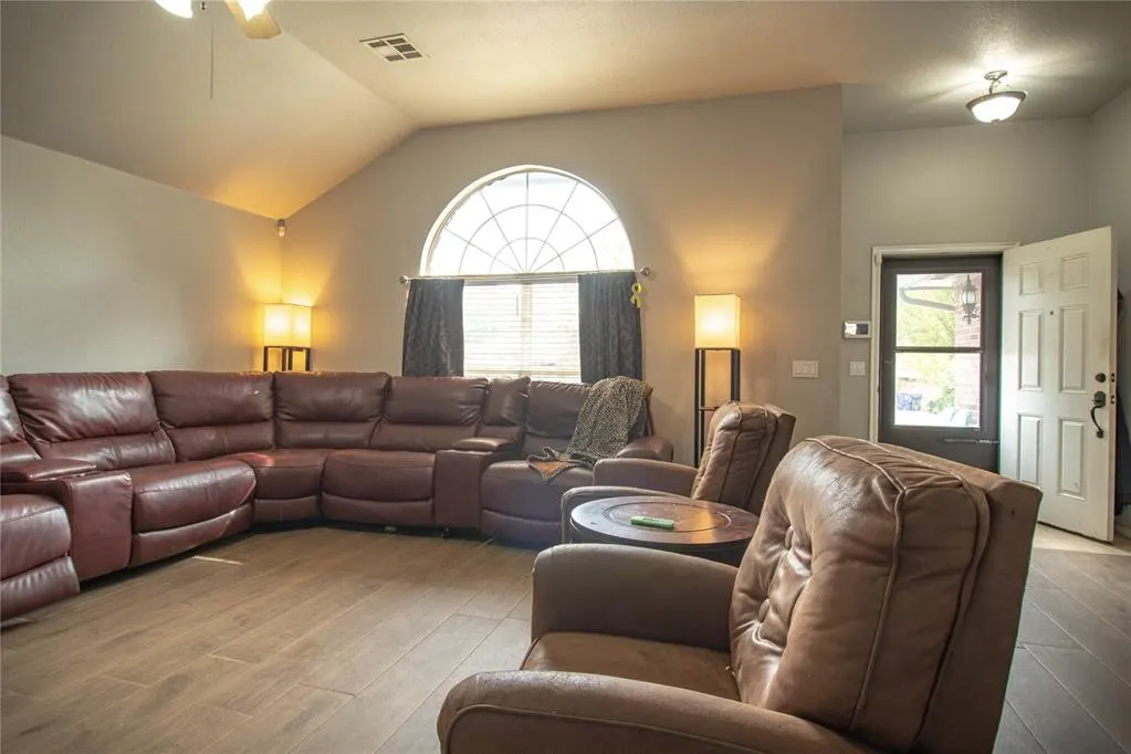 Photo 4 — 1117 Bald Eagle Court, Norman, OK 73072